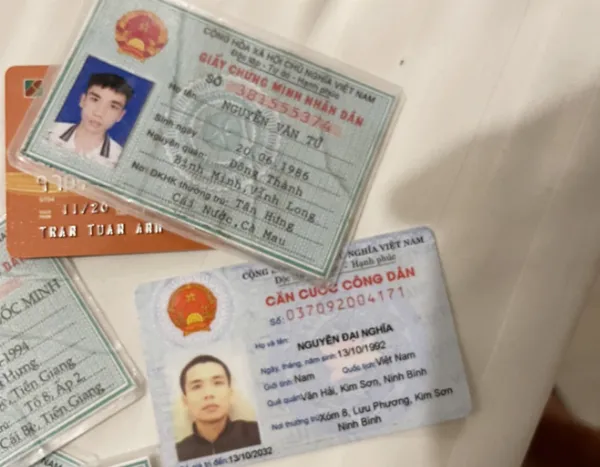 Chứng minh thư và các tài liệu giả bị thu giữ