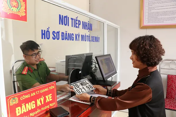 Giao xe khi làm cavet tại CSGT