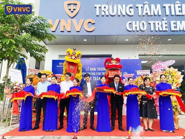 Cắt băng khai trương VNVC Trảng Bom
