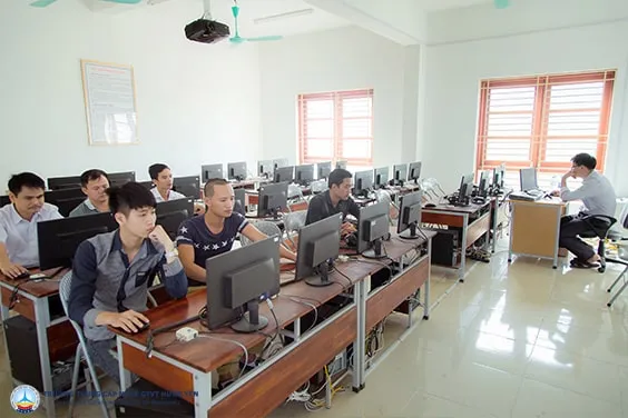 Học viên chuẩn bị thi