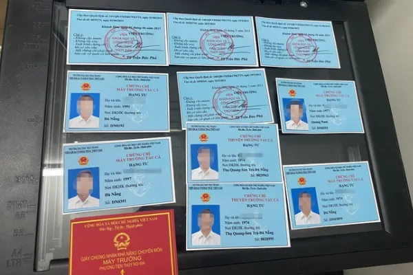 Giấy chứng chỉ và sổ đỏ giả do đường dây sản xuất