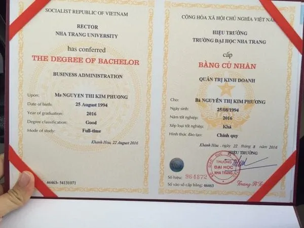 Hình thức làm bằng từ phôi thật giúp công chứng dễ dàng hơn