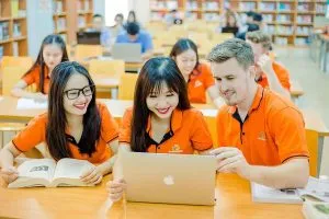 Sinh viên giao lưu quốc tế