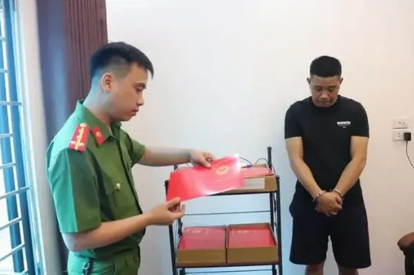 Tang vật của vụ án được lực lượng Công an quận Nam Từ Liêm công bố